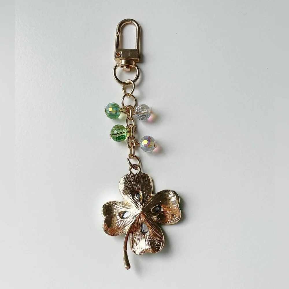 Clover Bag Charm - Picture 2 of 4